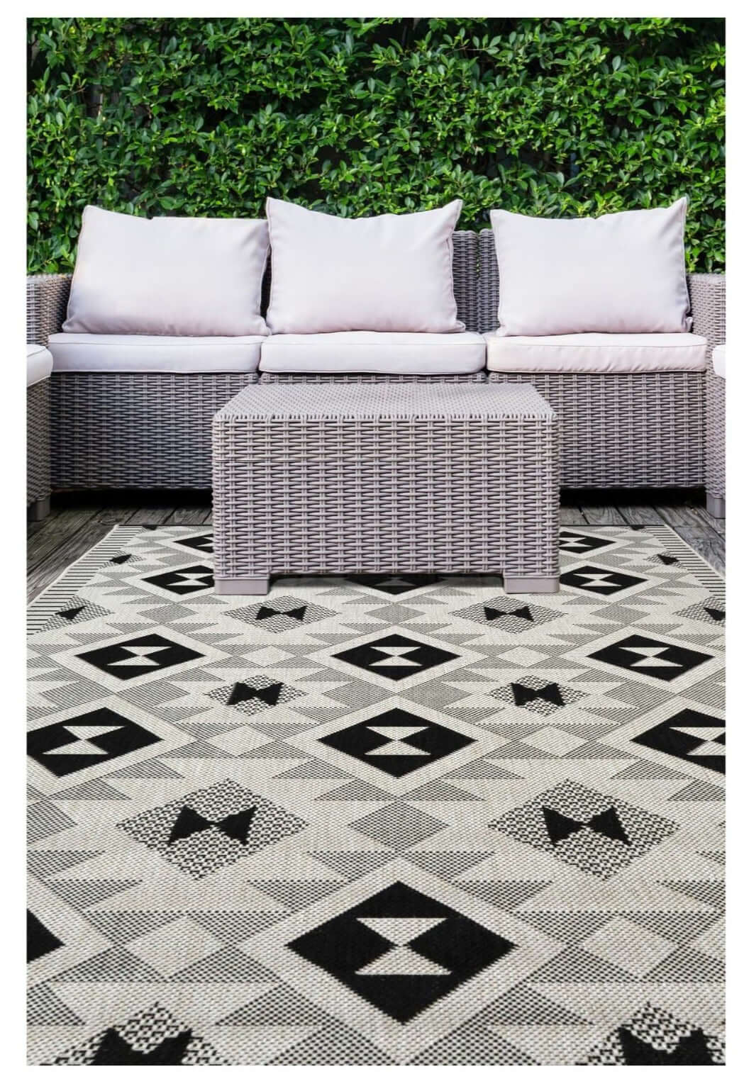 County Geo Chequer Indoor/Outdoor Rug | 11182A - PN Home