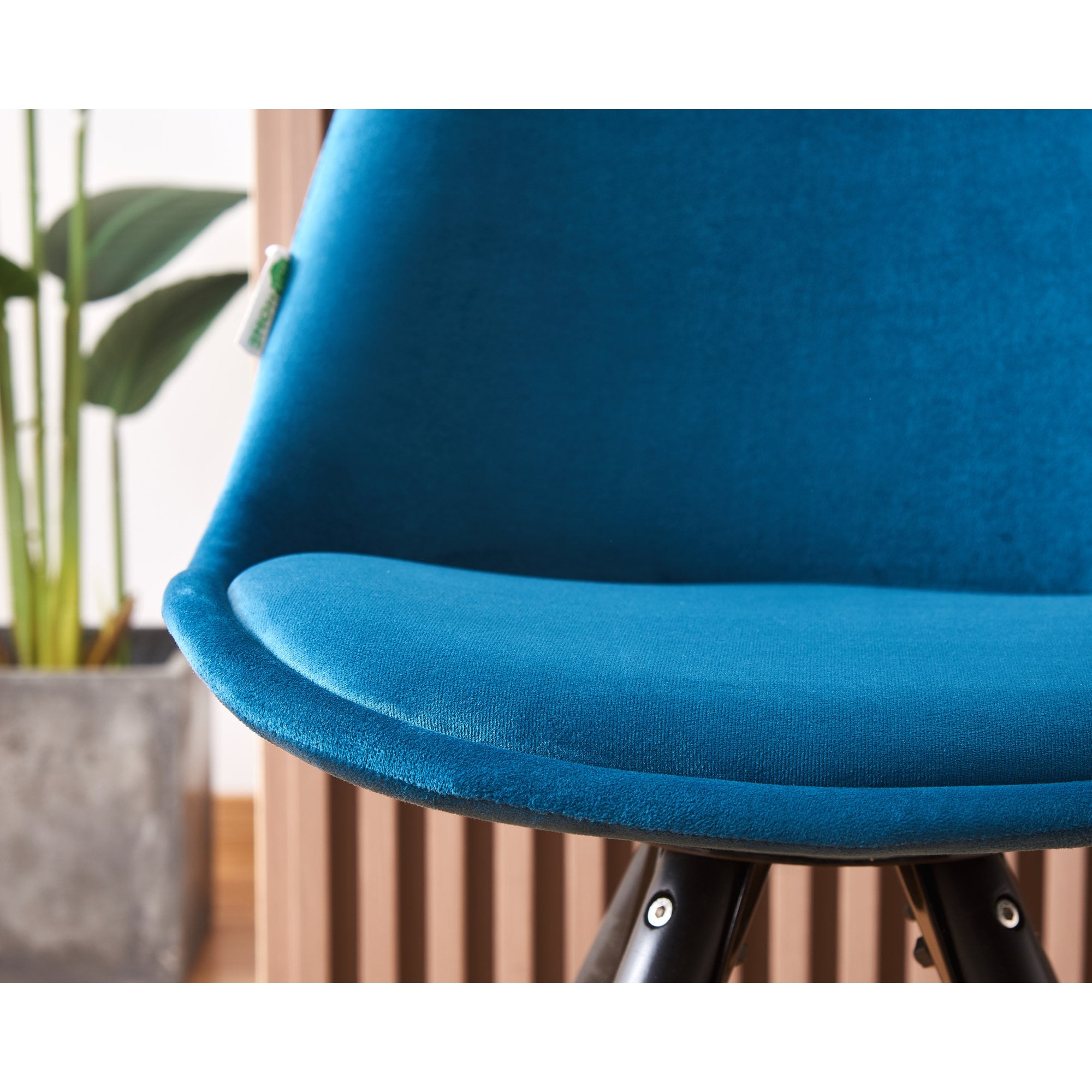 Sofia Velvet Dining Chair with Metal Legs - Retro Scandinavian Style - PN Home