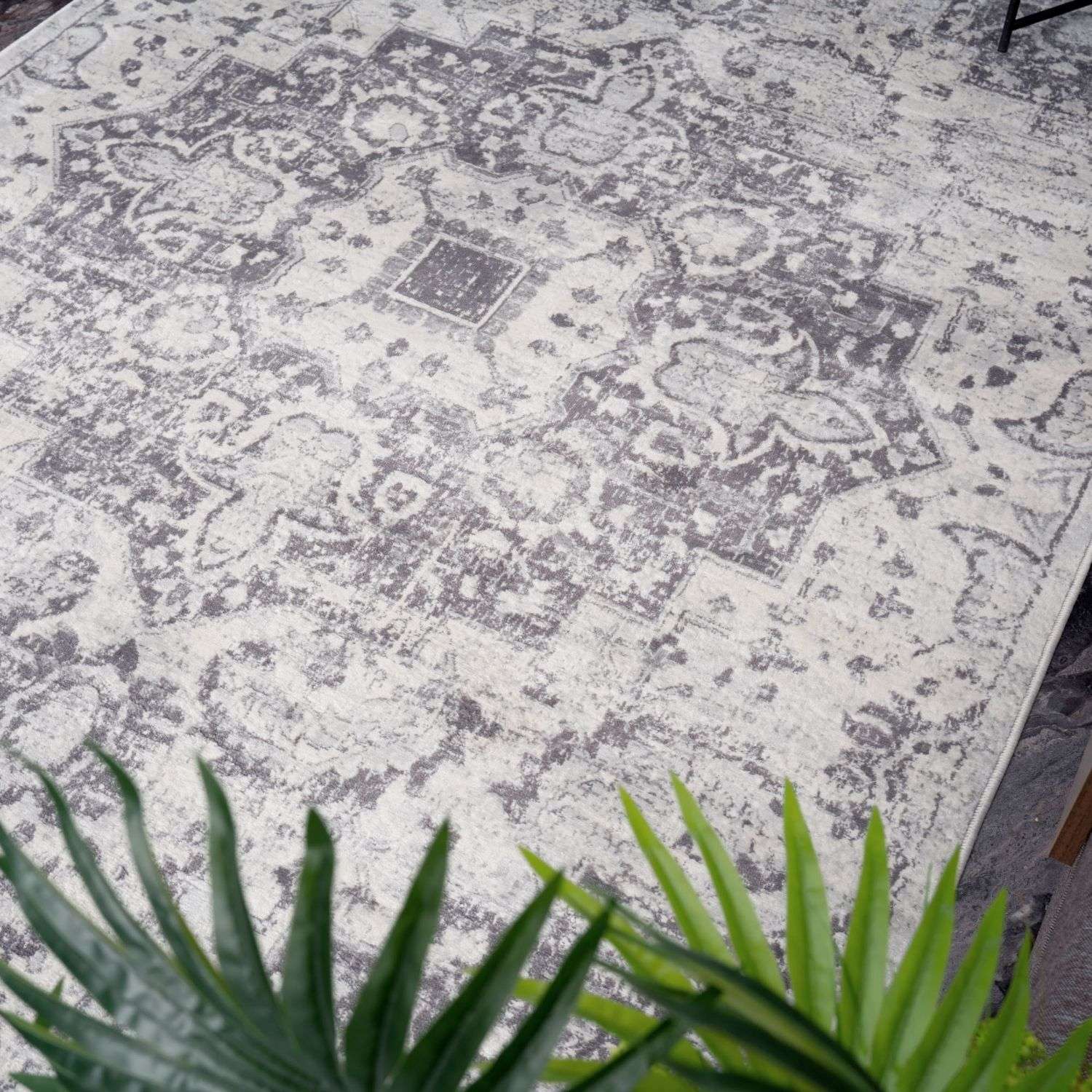 Montana Vintage Grey Rugs | 4060 - PN Home