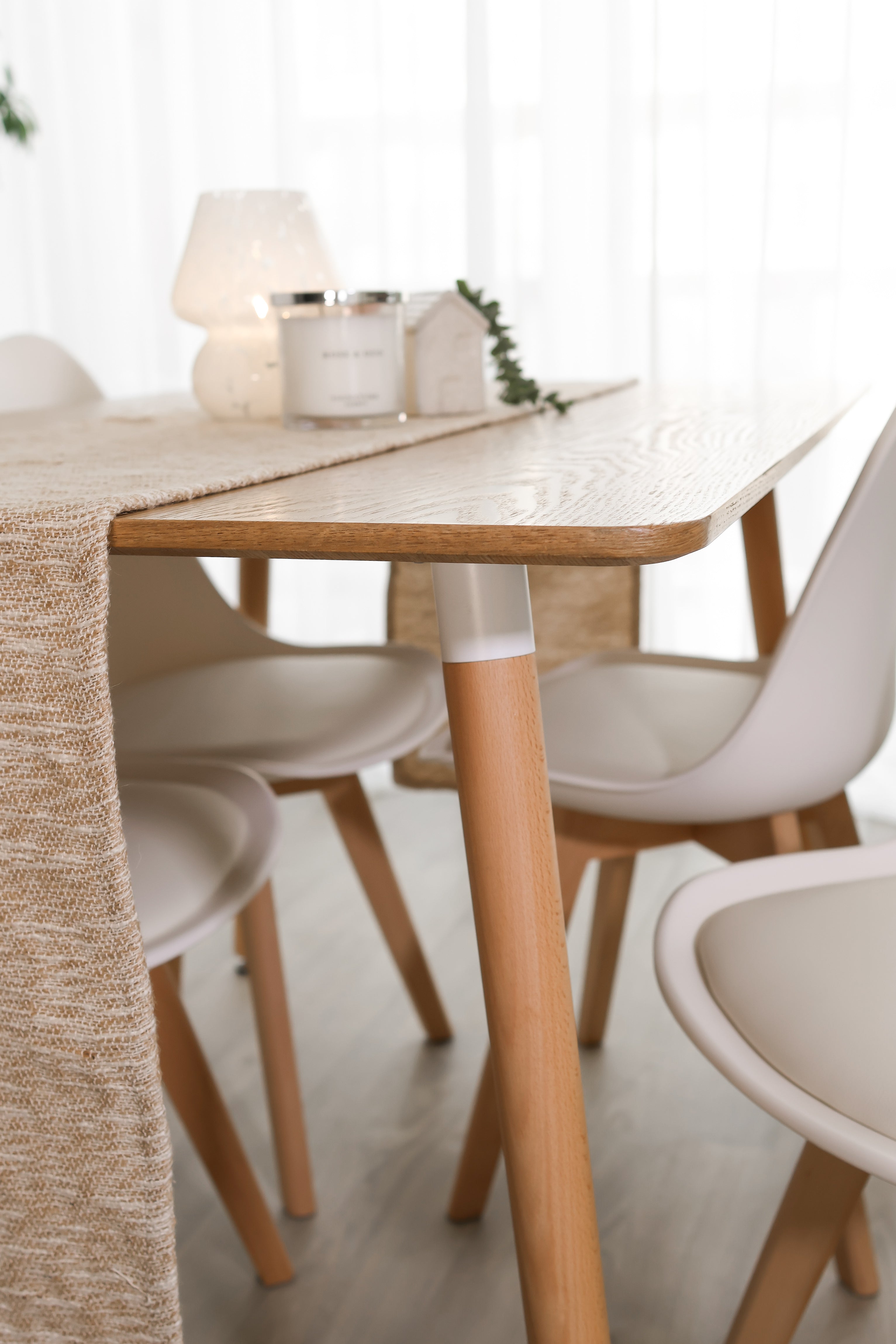 5-Piece Halo Dining Set (Oak Table + 4 Jamie Lorenzo Tulip Chairs) - PN Home