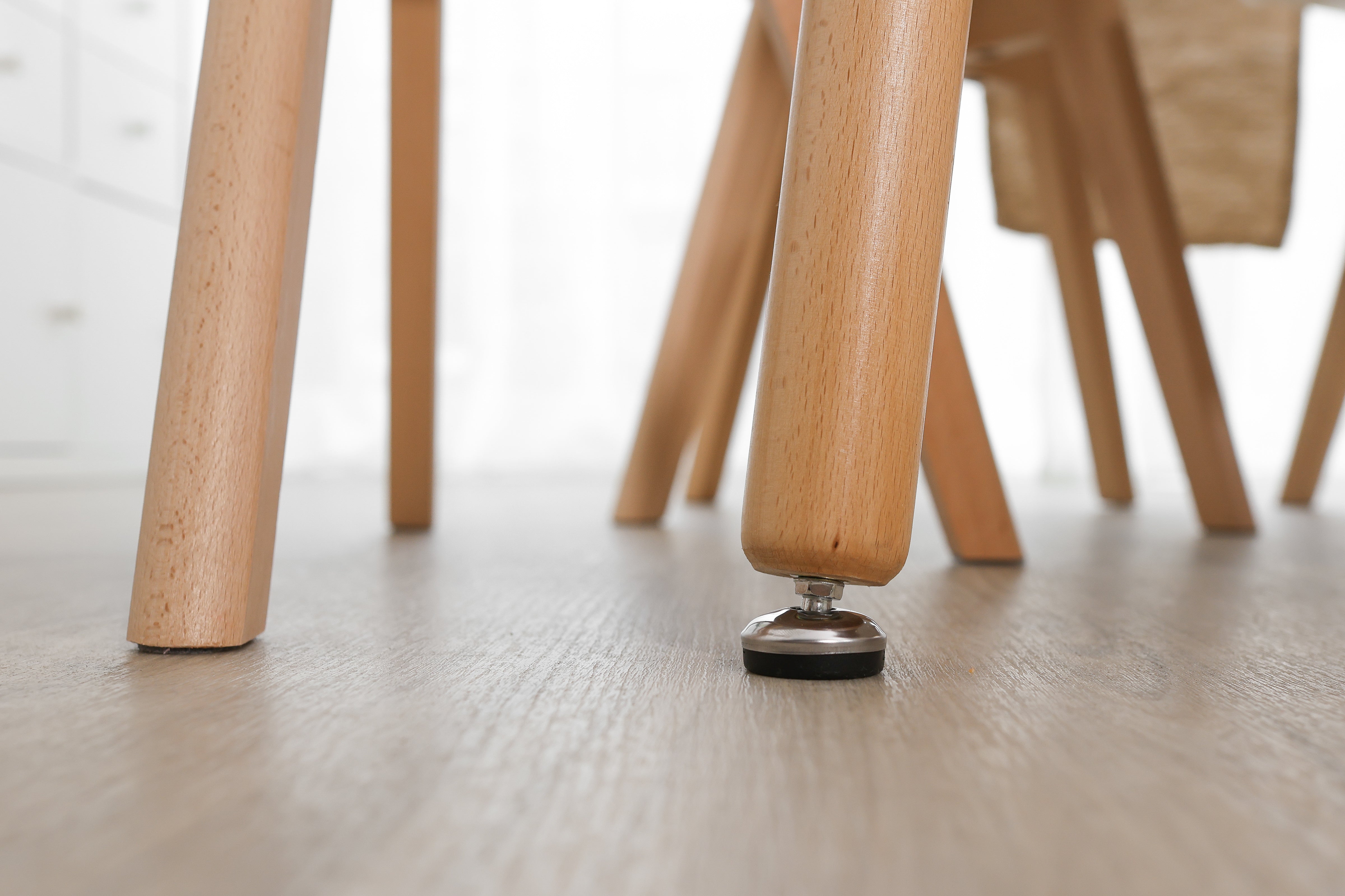 5-Piece Halo Dining Set (Oak Table + 4 Jamie Lorenzo Tulip Chairs) - PN Home