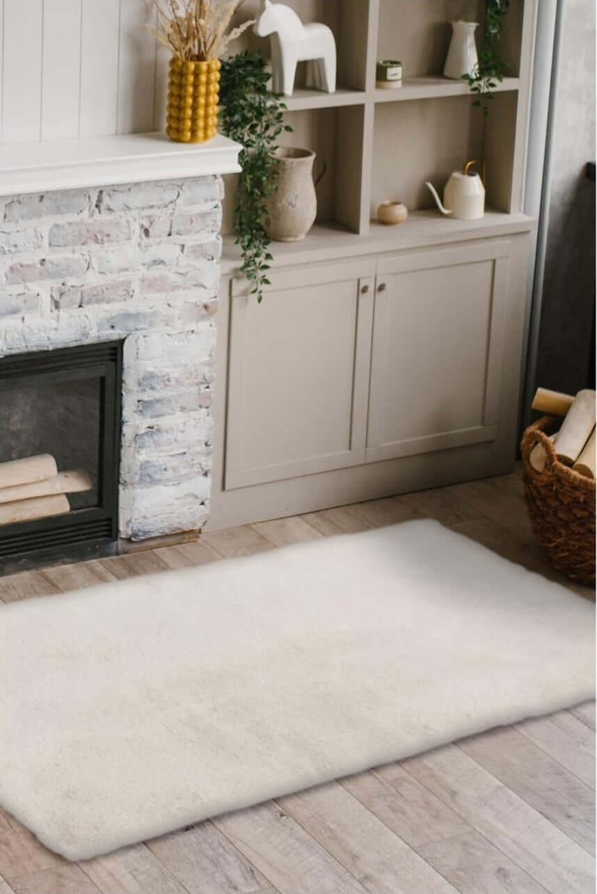 Luxury White Faux Fur Rug - PN Home