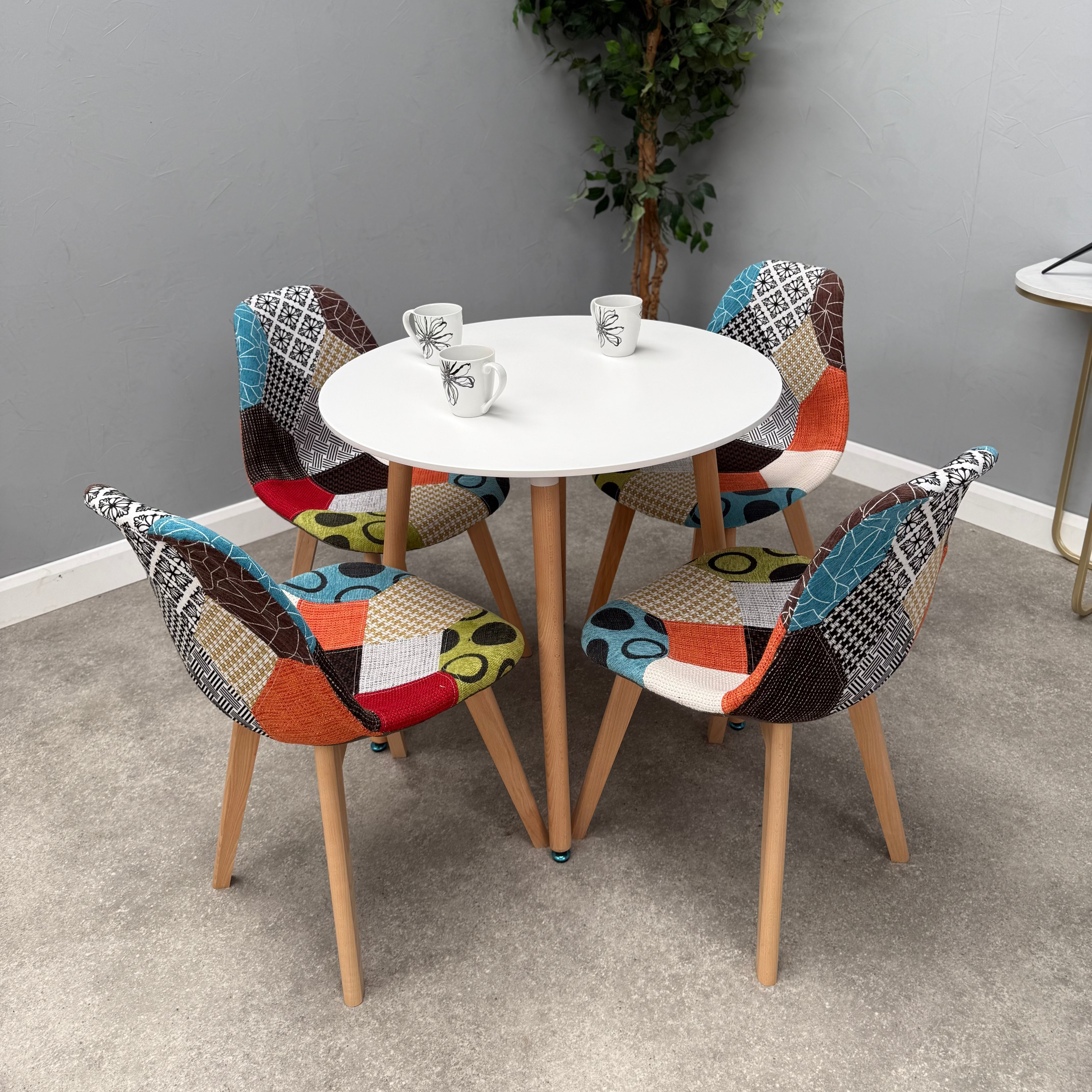 Patchwork Halo Dining Table Set - Set of 4 Patchwork Retro Chairs & a Halo Dining Table