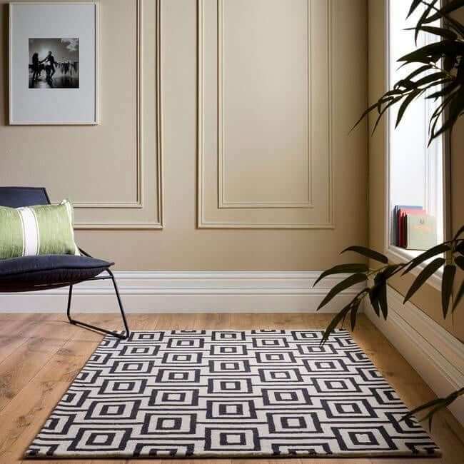 Wool Labyrinth Rug White and Black - PN Home