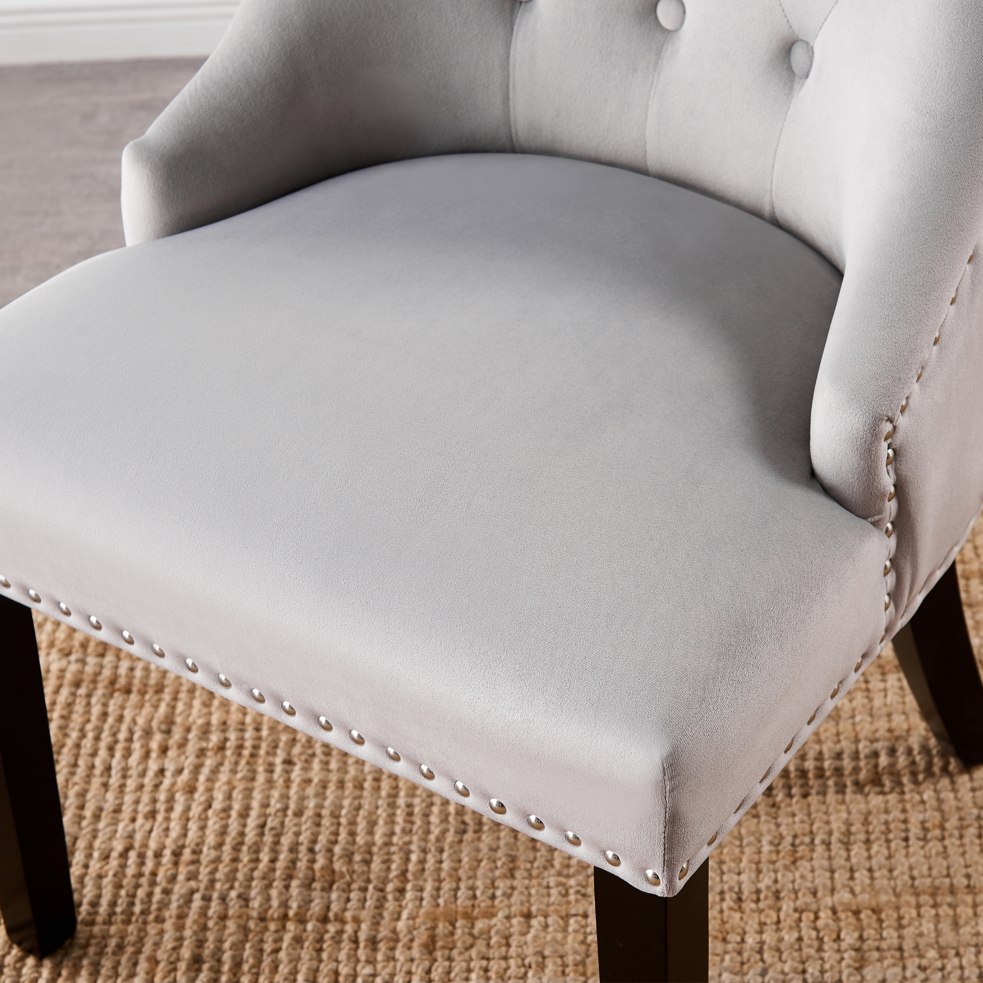 knocker back Windsor chair
