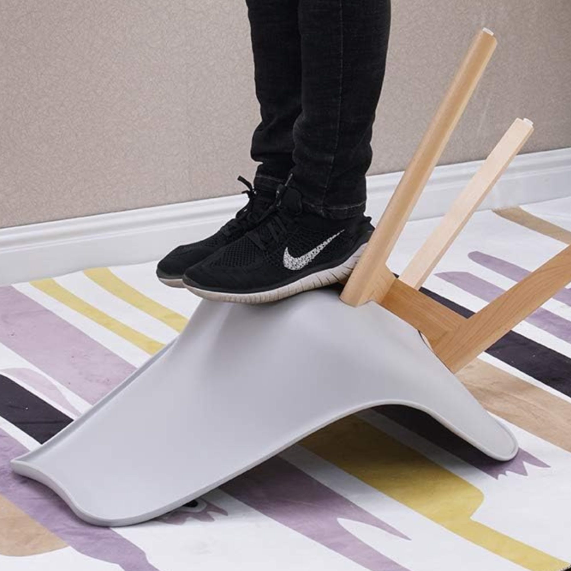 Black Halo Dining Table & Set of 4 Jamie Lorenzo Tulip chairs with Padded Seat - PN Home