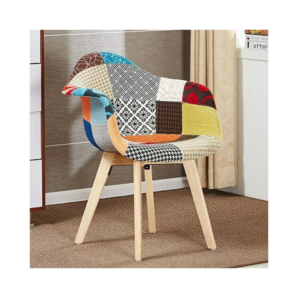 Patchwork Dallas Dining Set for 4 - a Wooden Dining Table & Set of 4 Pacthwork Tub Dining Chairs with Armrests - Scandinavian Design