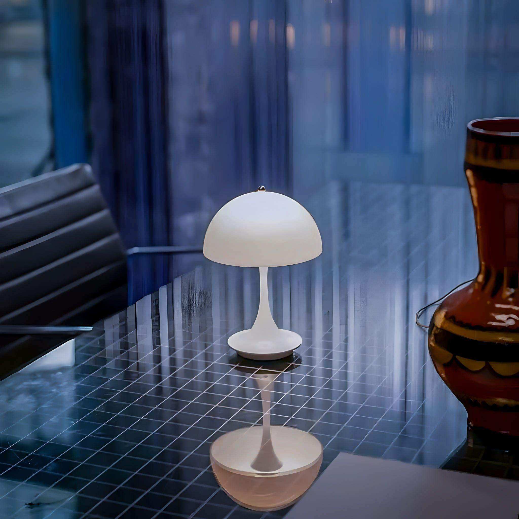 The Luna Lamp