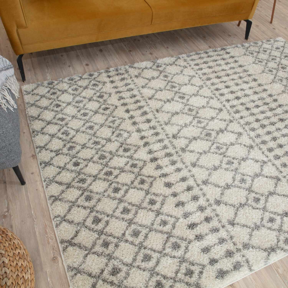 Moroccan Ivory Grey Shaggy Rug | 1000