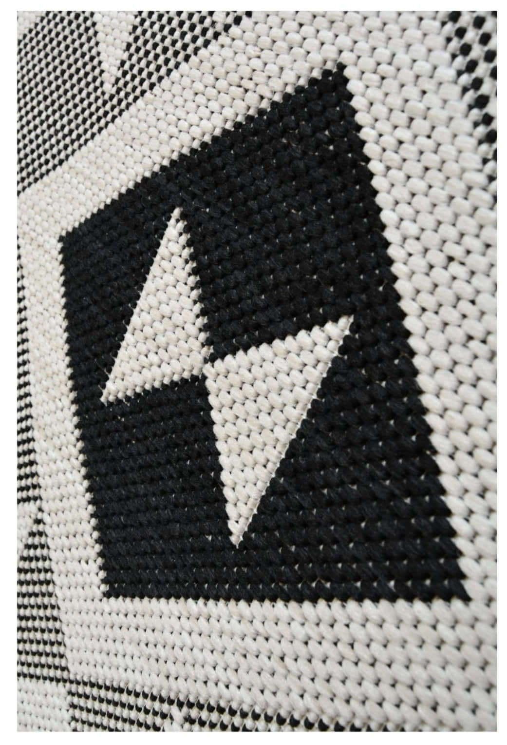 County Geo Chequer Indoor/Outdoor Rug | 11182A - PN Home