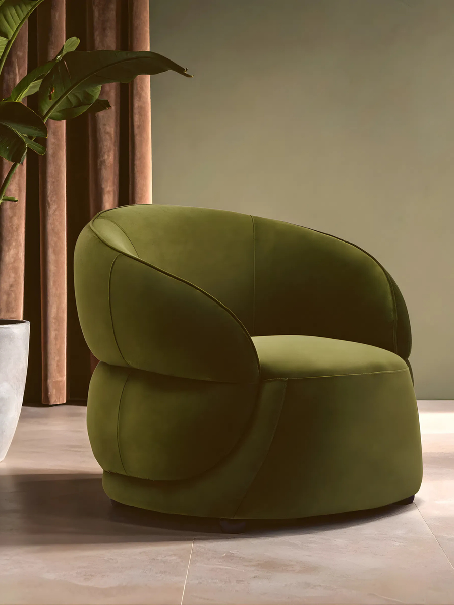 Lounge chair in a living room