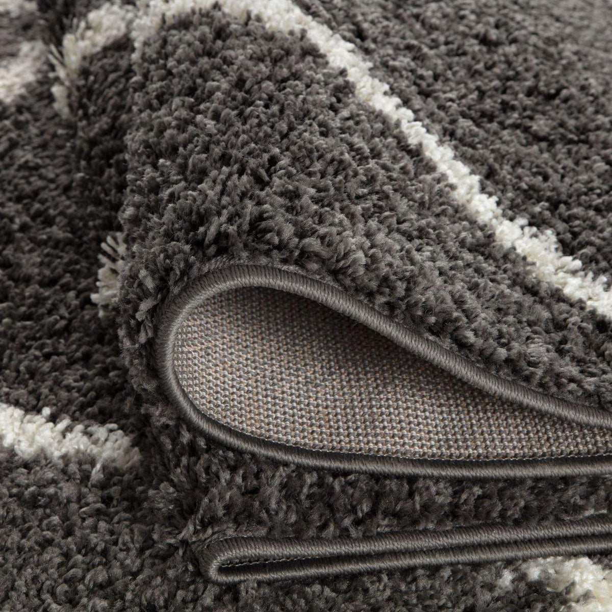 Moroccan Dark Grey Shaggy Rug | 540