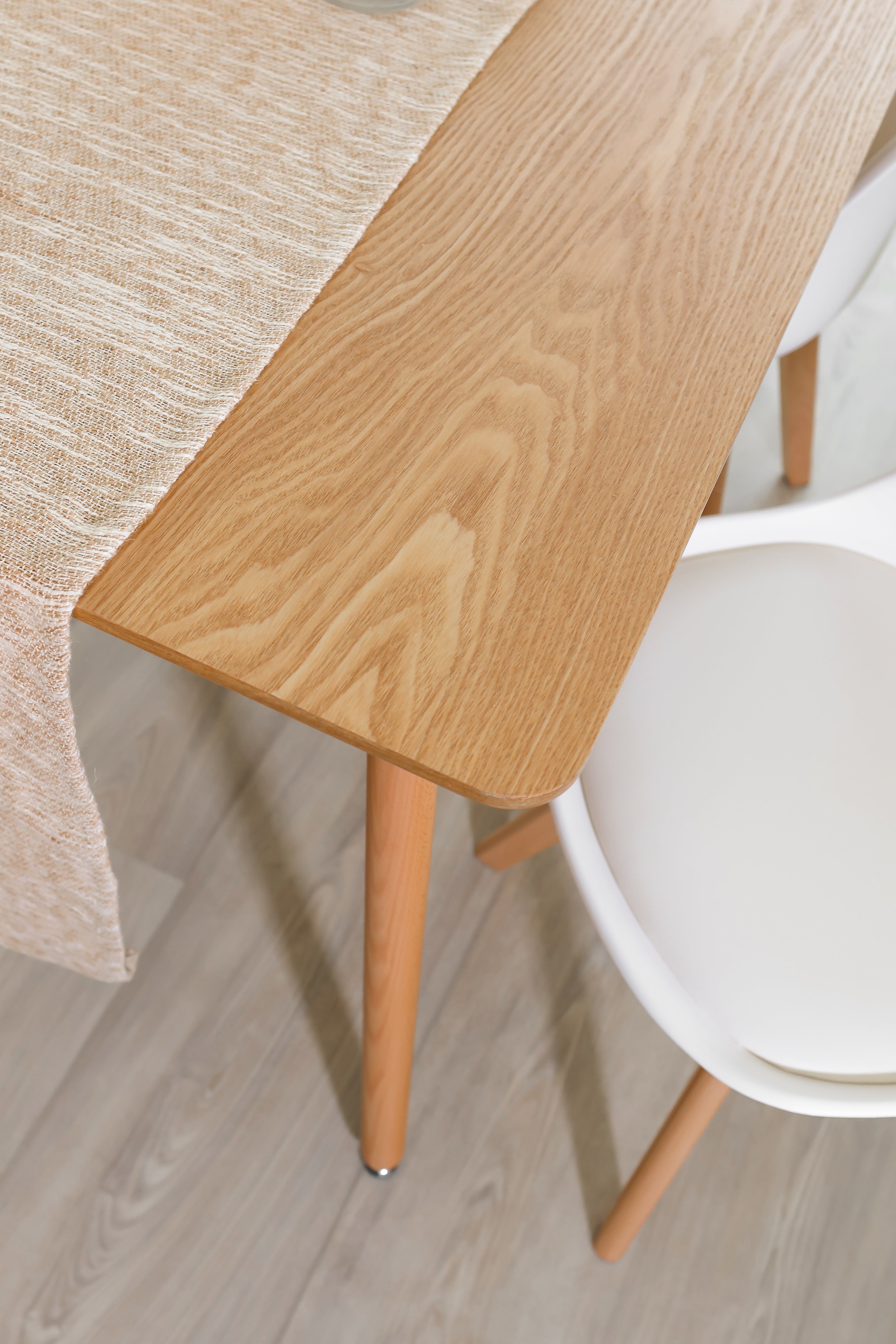 5-Piece Halo Dining Set (Oak Table + 4 Jamie Lorenzo Tulip Chairs) - PN Home