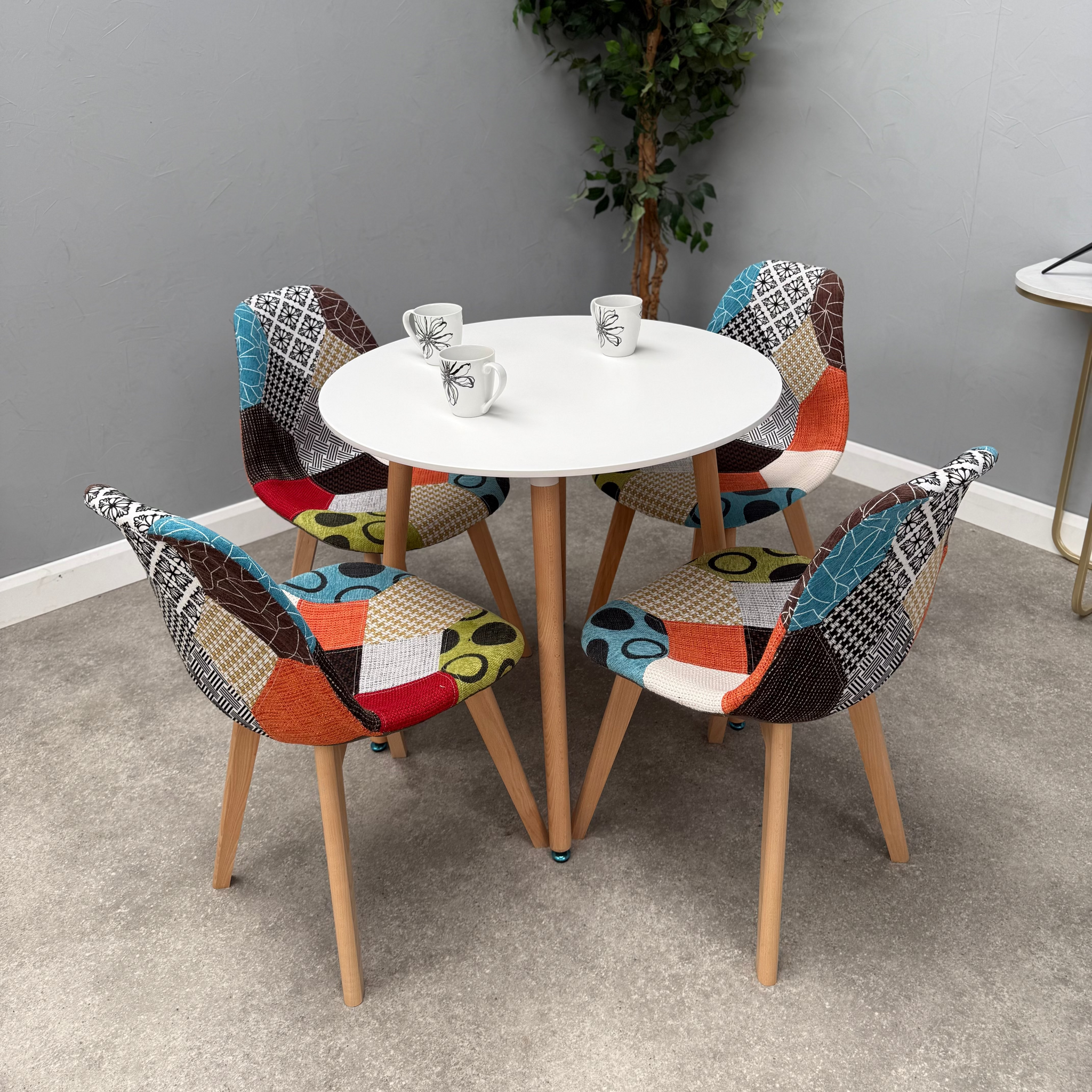 Patchwork Halo Dining Table Set with 4 Retro Chairs