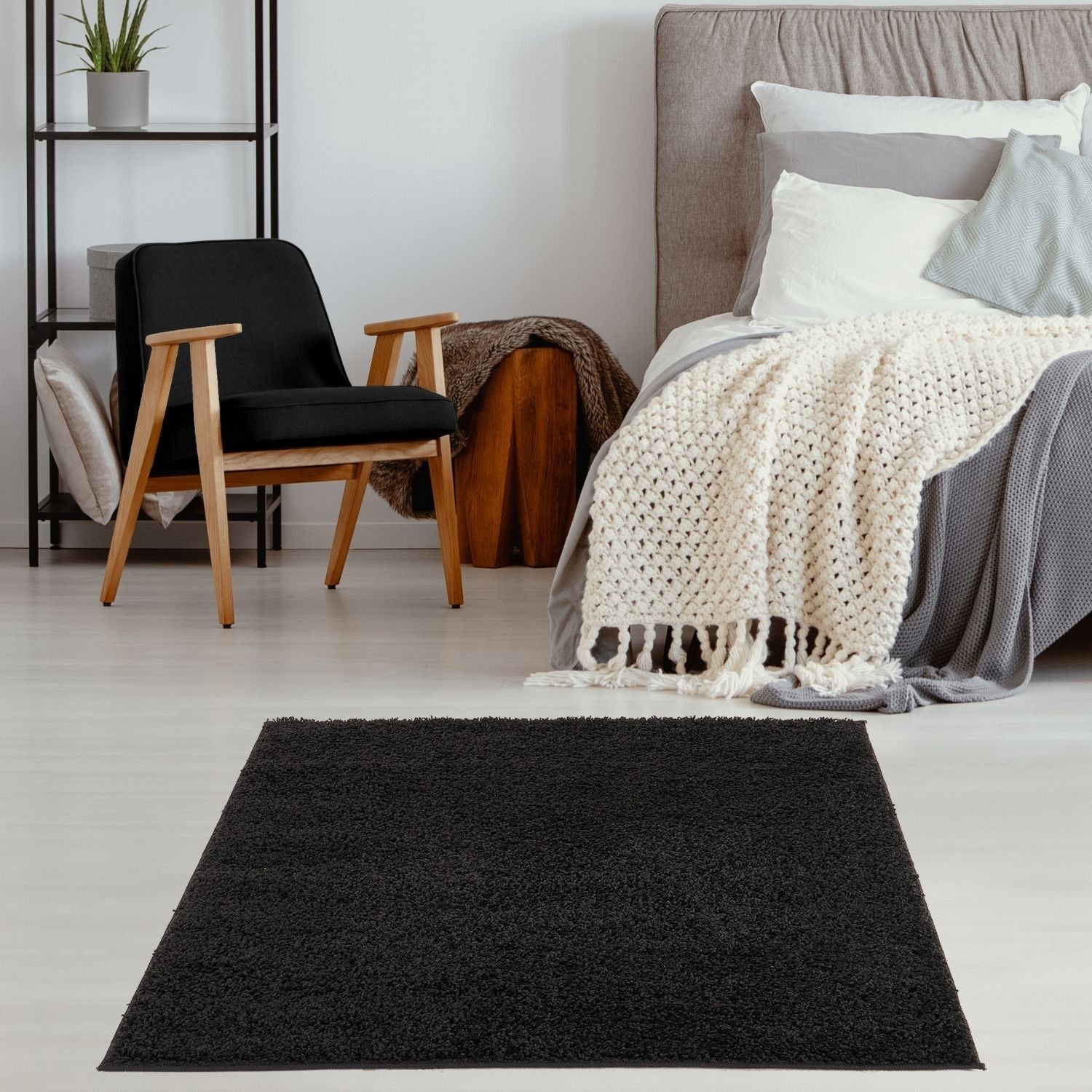 Myshaggy Solid Black Rug - PN Home