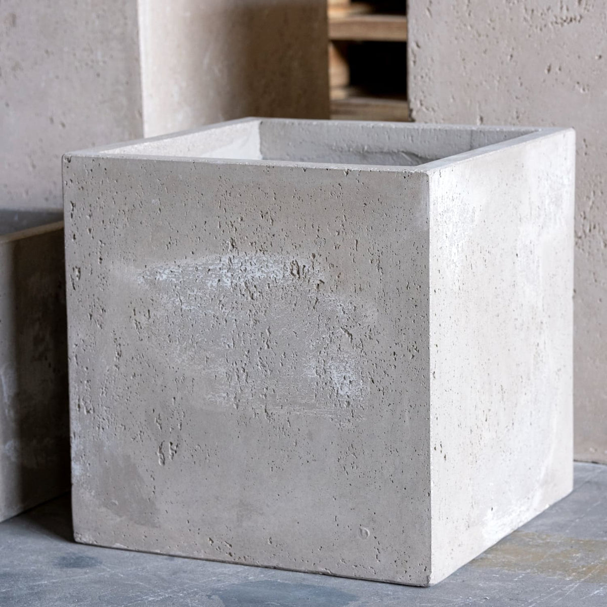 Cubrosa Truffle – 40cm Large Concrete Cube Planter – Square Plant Pot