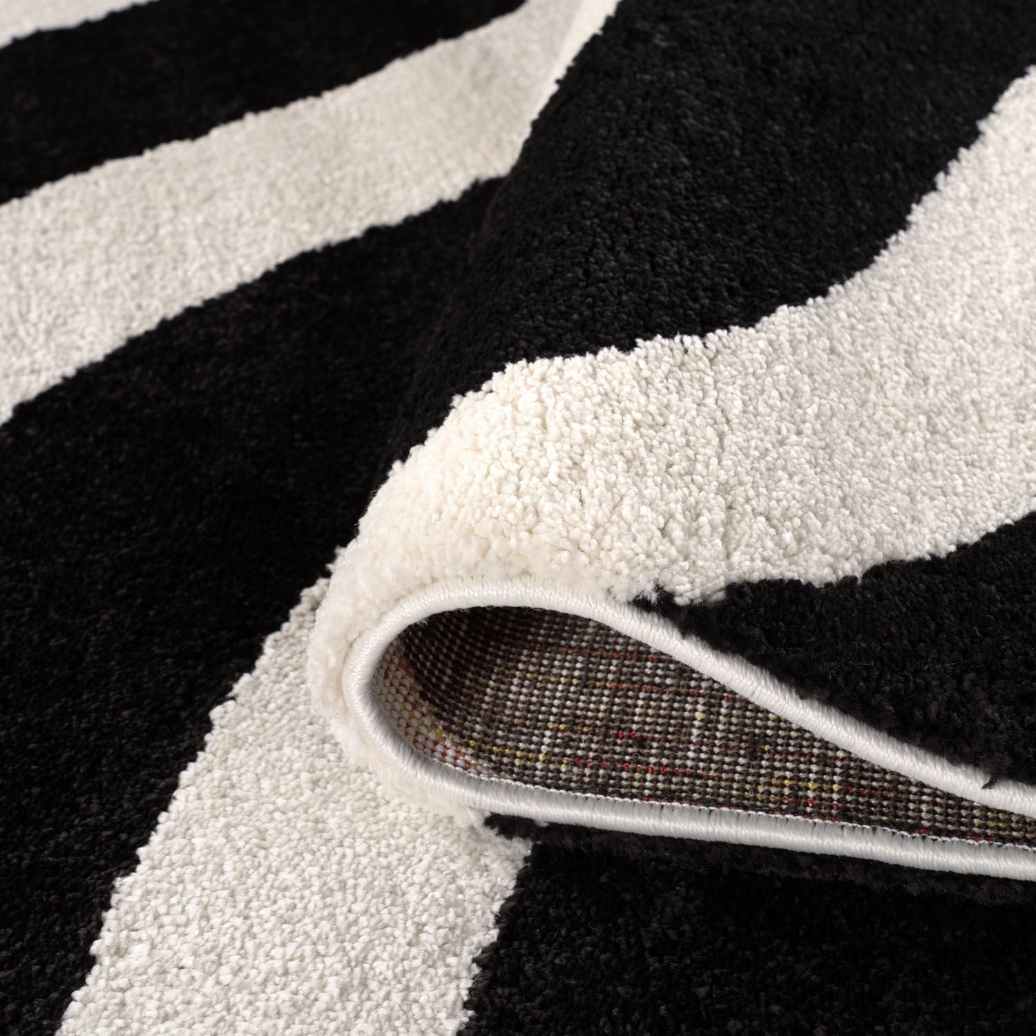 Joli Wave Black & White Rug - PN Home