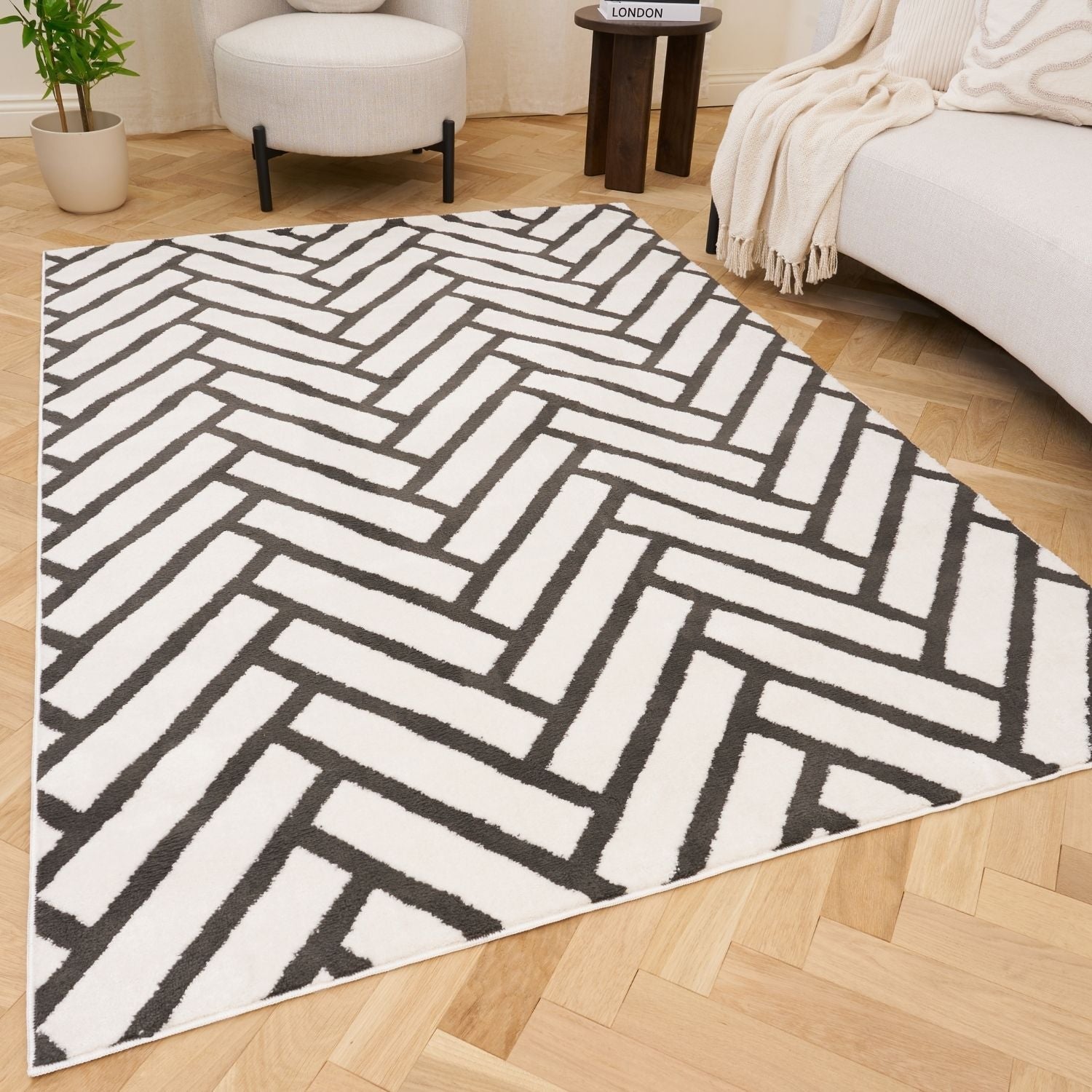 Loft Chevron Dark Grey Rug - PN Home